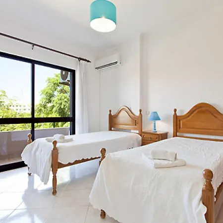 Andre, 3 Bedroom With Pool - Walking Distance To Villa Albufeira