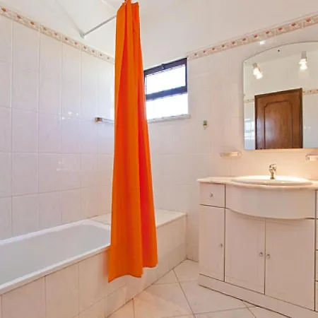 Andre, 3 Bedroom With Pool - Walking Distance To Villa