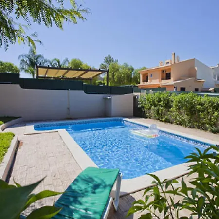 Villa Andre, 3 Bedroom With Pool - Walking Distance To